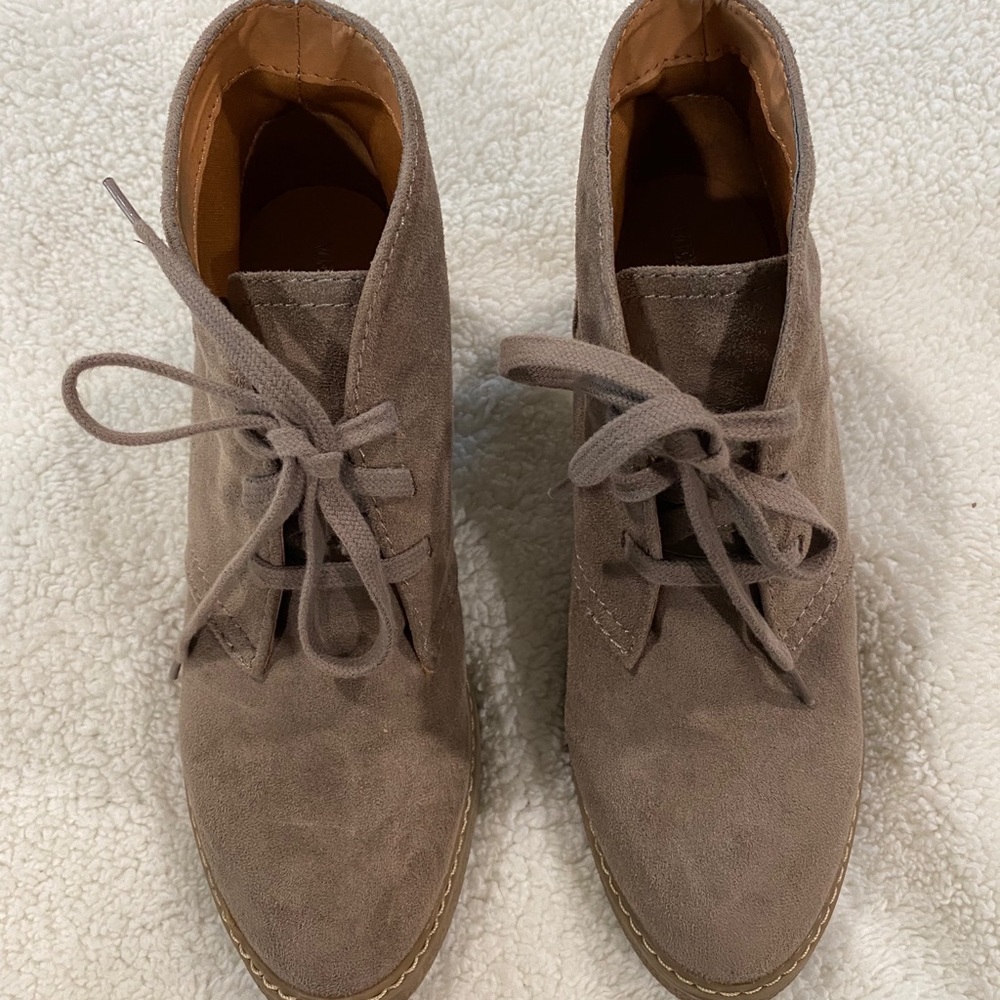 Beige boots